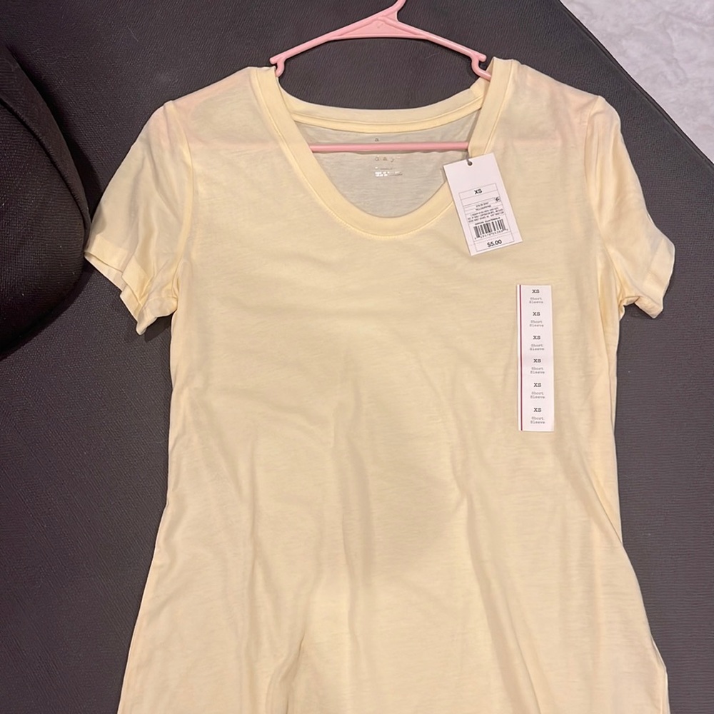 Light yellow short sleeve shirt